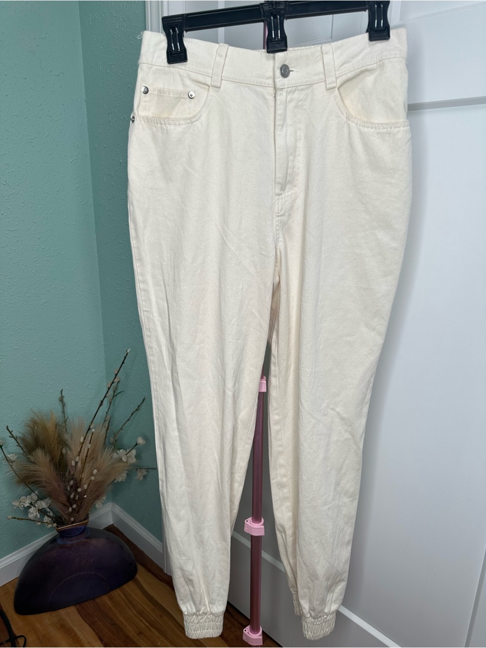 entro Cream High-Rise Denim Joggers Small NWT - Picture 4 of 6